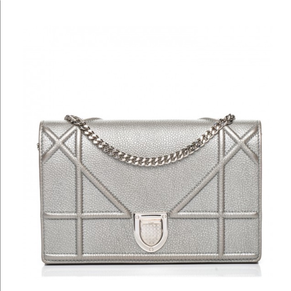 Diorama Wallet on Chain
